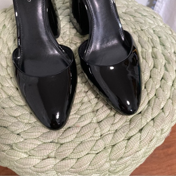 NEW Vince Camuto Addilenz Black Patent Leather Chunky Heel Ankle Wrap Pump - Picture 6 of 11